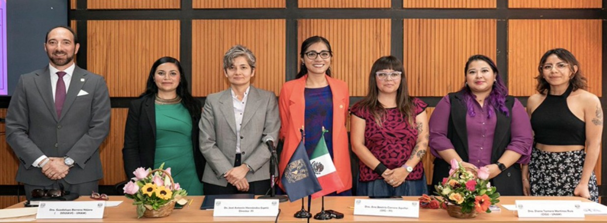 Director Facultad de Ingeniería con integrantes de la UIG